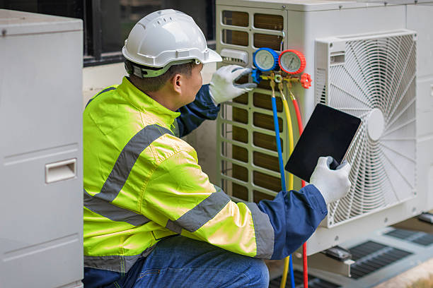 Professional Hvac technician working in Liverpool, TX